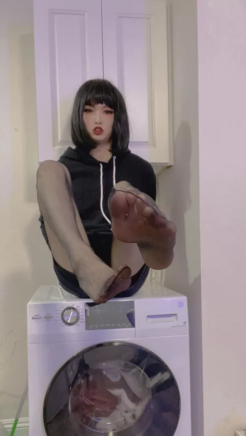 Would you cum on my nylons? ;)