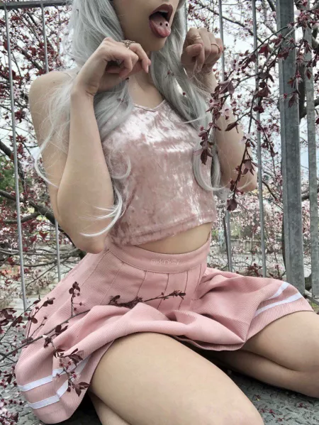 Would you cum on my tongue in public? π
 Would you cum on my tongue in public? π