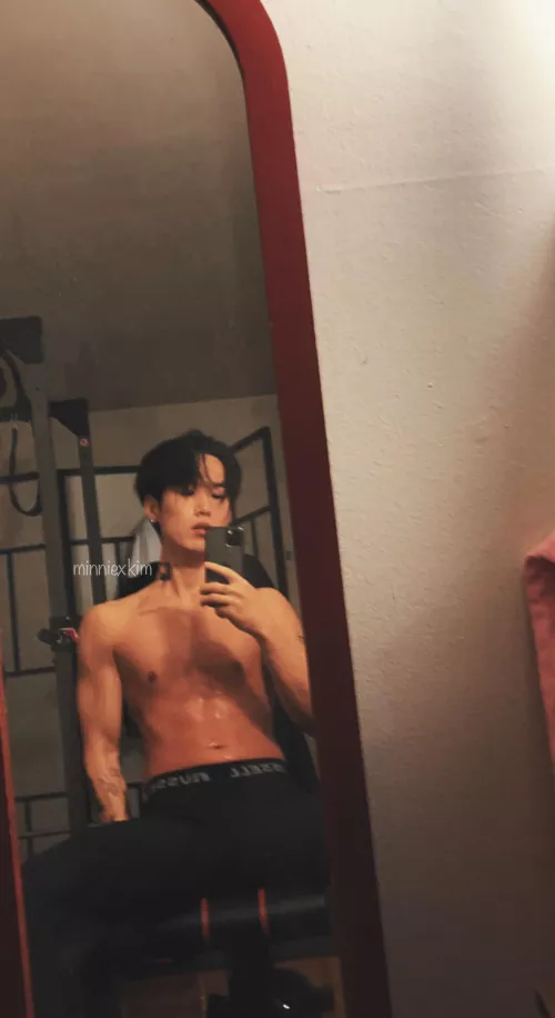 Would you date a hot Korean bf like me? π«π₯΅