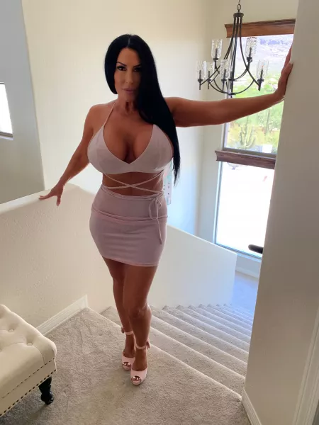 Would you date me ? Would you date me ?