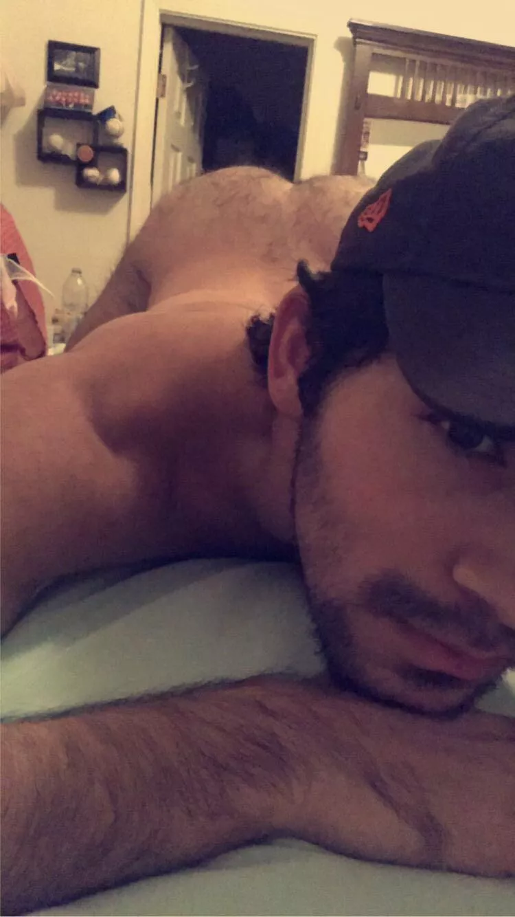 Would you eat me out while I play a game?