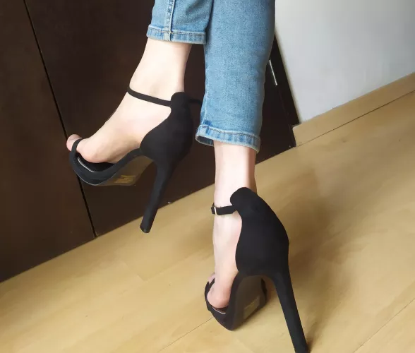 Would you enjoy catching me wearing this shoes at work ? (Oc) π