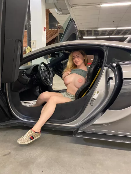 Would you fck me in the McLaren daddy ? 😋 Would you fck me in the McLaren daddy ? 😋