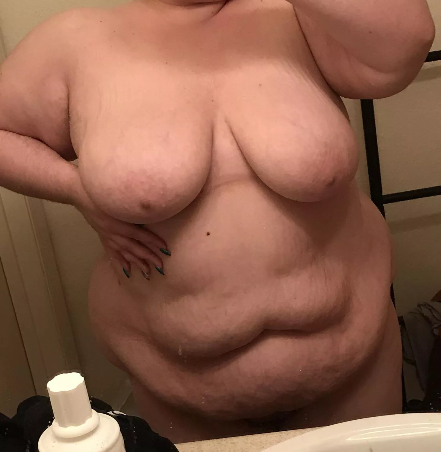 Would you fuck a fat slut like me? 💕 Would you fuck a fat slut like me? 💕