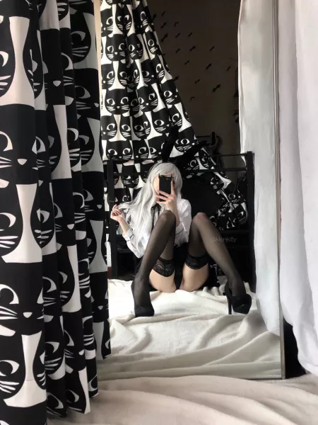 Would you fuck a horny secretary in high heels and stockings? Would you fuck a horny secretary in high heels and stockings?
