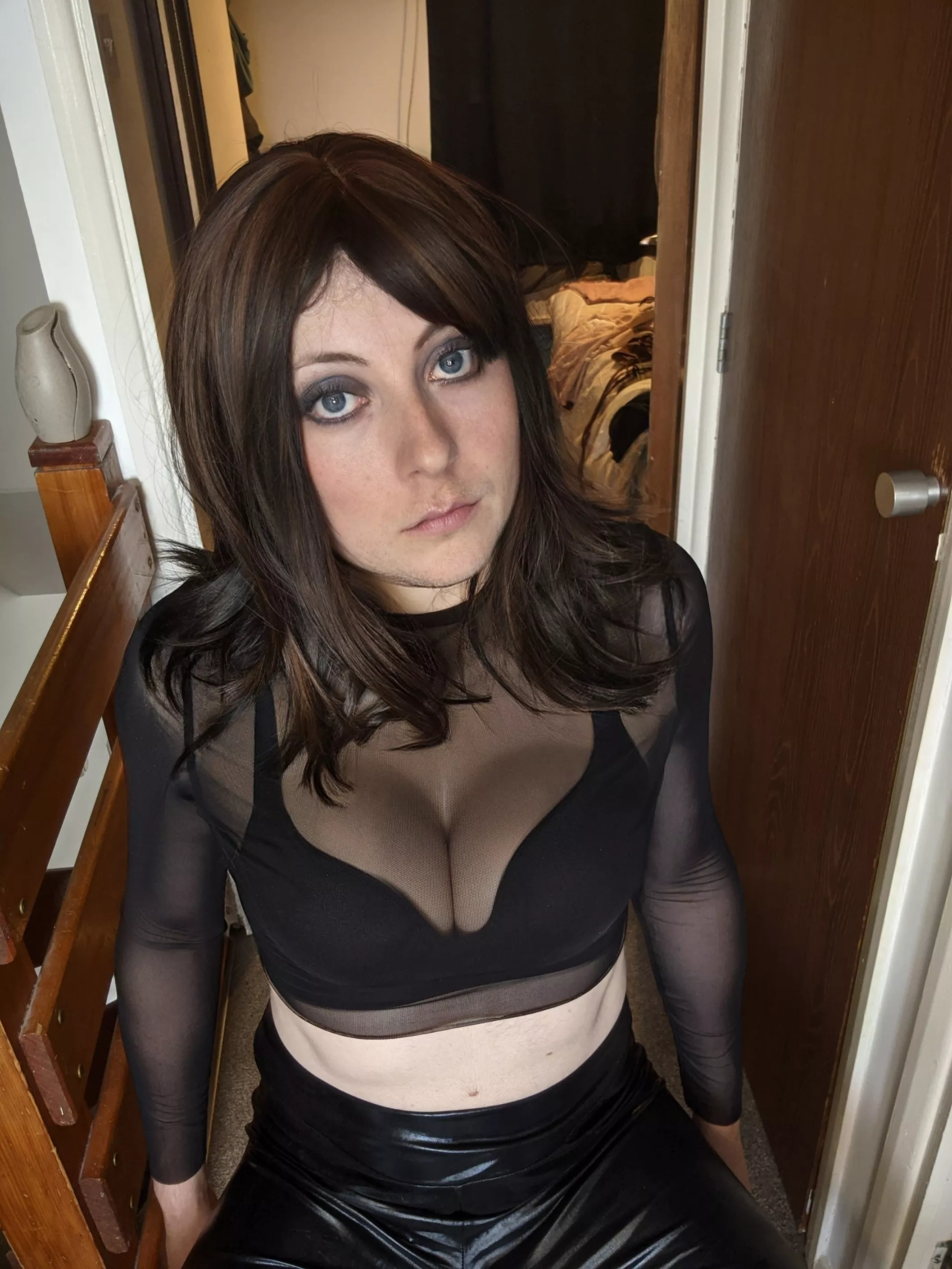 Would you fuck a kinky Goth? π€π Would you fuck a kinky Goth? π€π