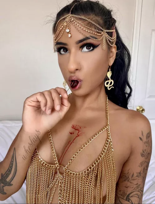 Would you fuck Cleopatra? ๐ Would you fuck Cleopatra? ๐