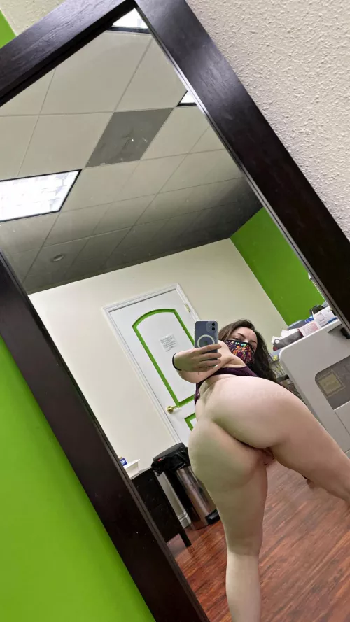 Would you fuck me in public sir?👀🤪