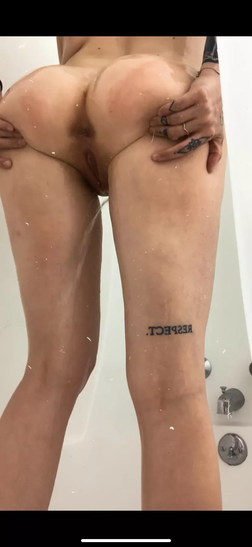 Would you Fuck my tight ass while weβre in the shower? Would you Fuck my tight ass while weβre in the shower?