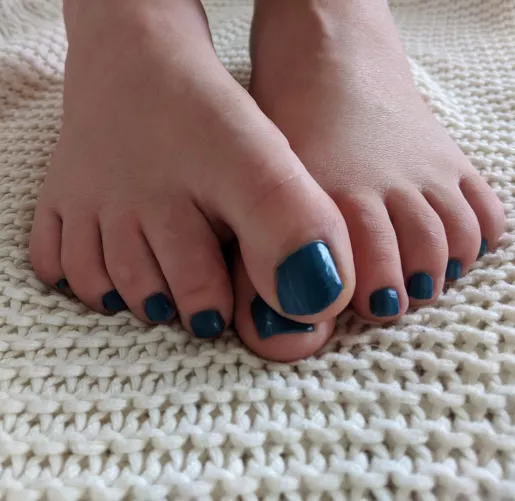 Would you get hot and flustered with my toes this close to your face? π₯°