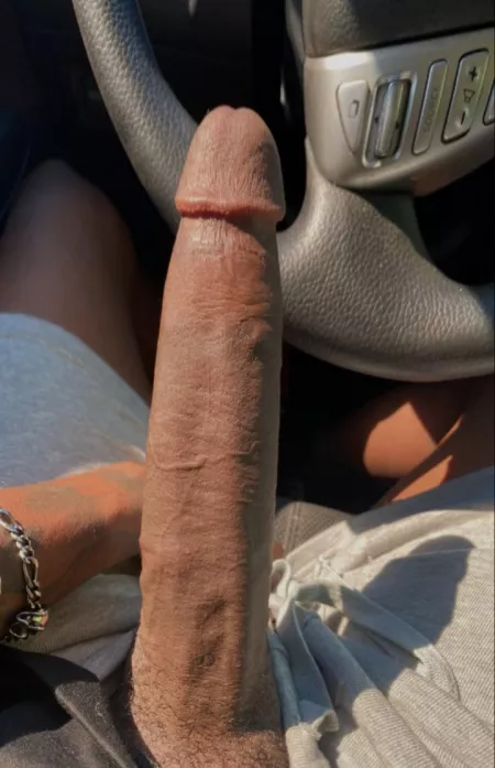 Would you give my monster road head whilst listening to your favourite music ๐ถ let daddy know ๐