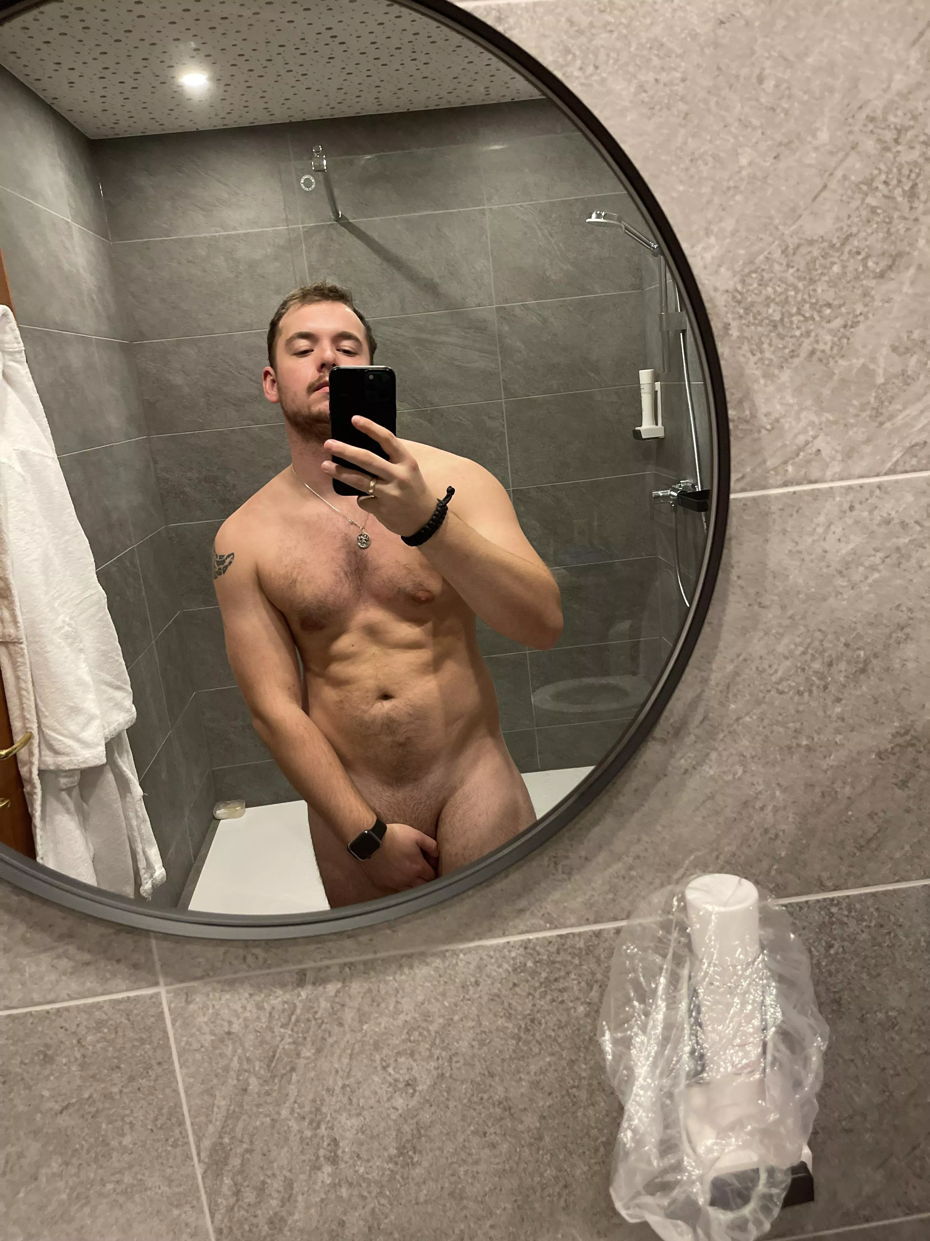 Would you go wild with me😏