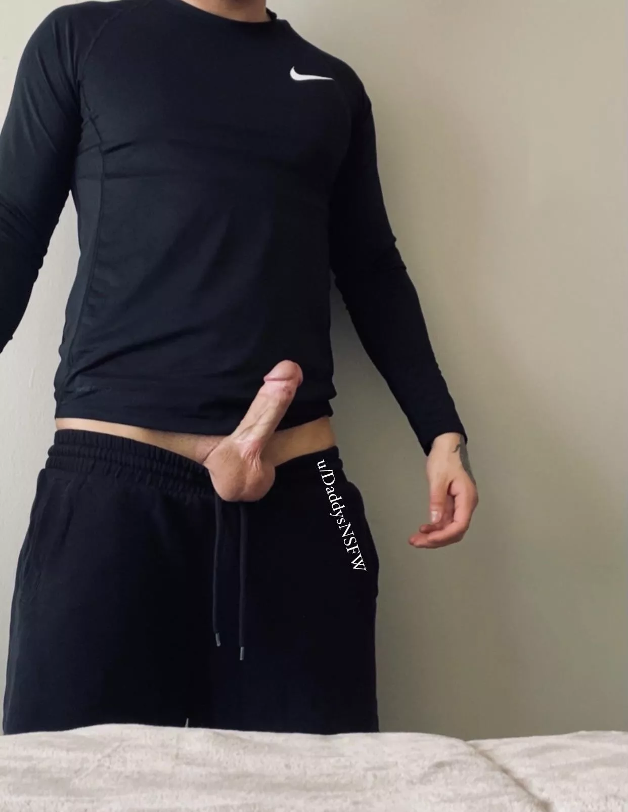 Would you jerk off to my nudes if I sent you some? (40)