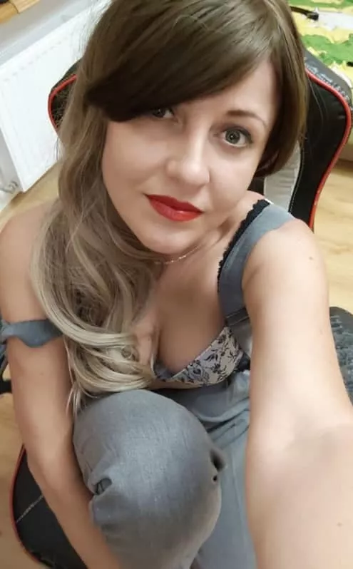 Would you kiss my lips? Would you kiss my lips?