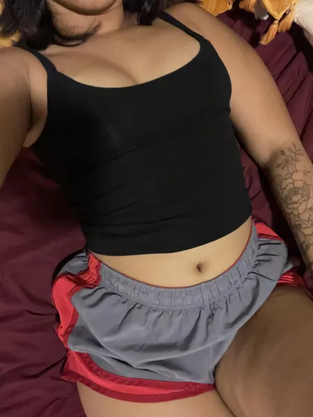 Would you lay up next to me? 😏