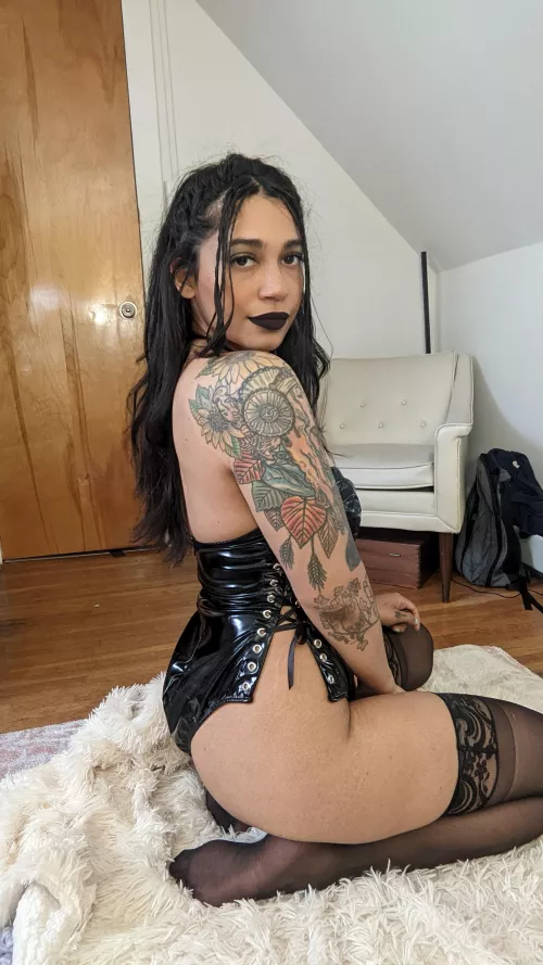 would you let a goth girl blow you? would you let a goth girl blow you?