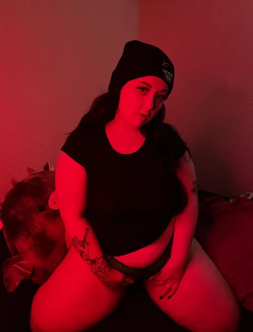 Would you let me sit on your face? 🍓💦