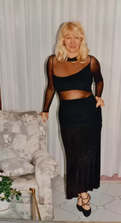 Would you lift the top or the skirt