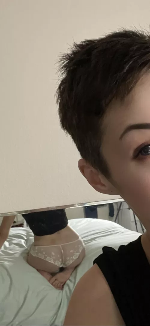 Would you like a mirror in your bedroom ?? [F38]