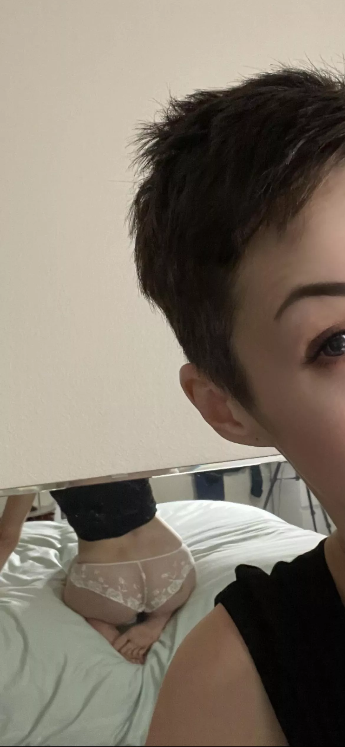 Would you like a mirror in your bedroom ?? [F38]