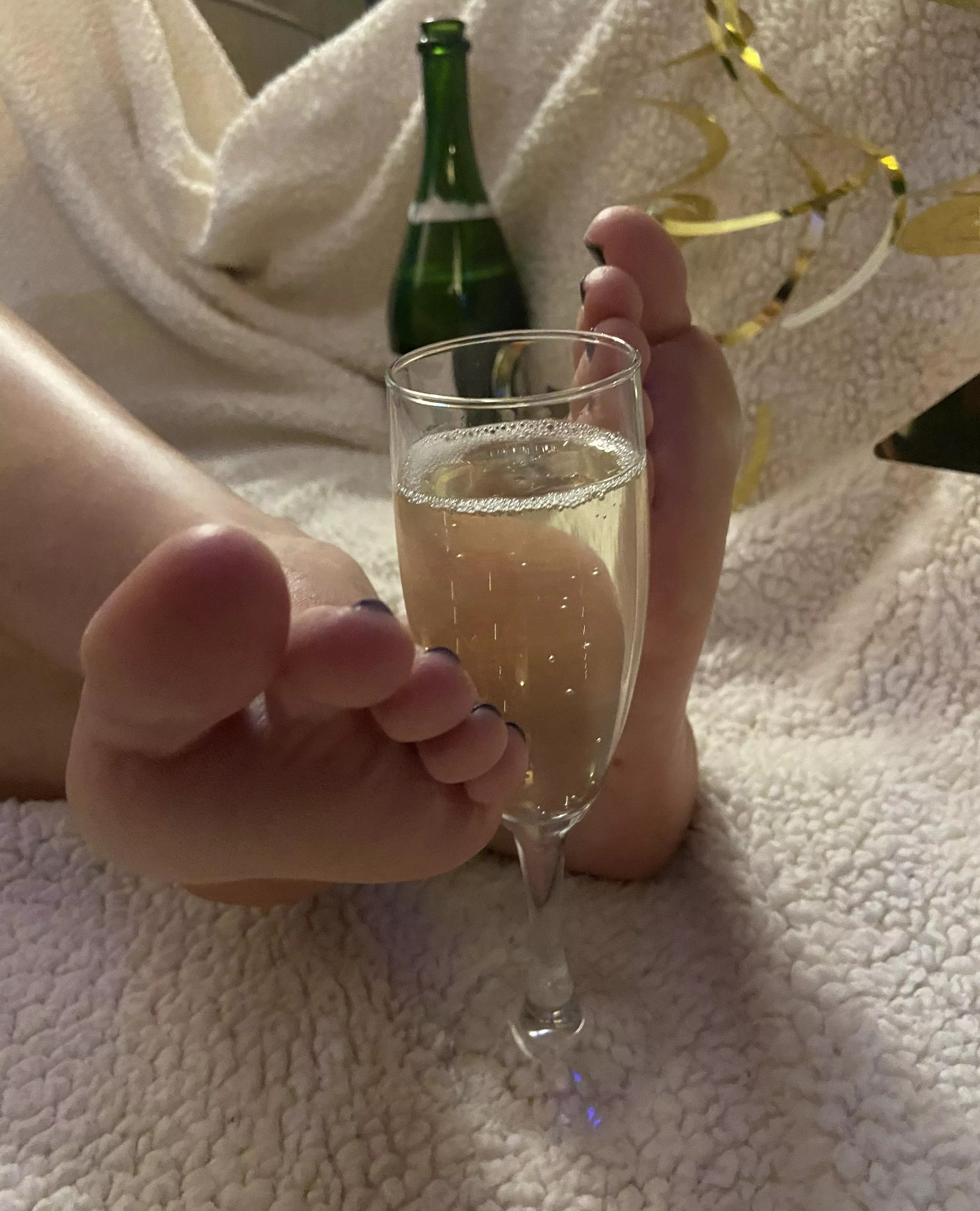 Would you like my feet in your face this new year?
