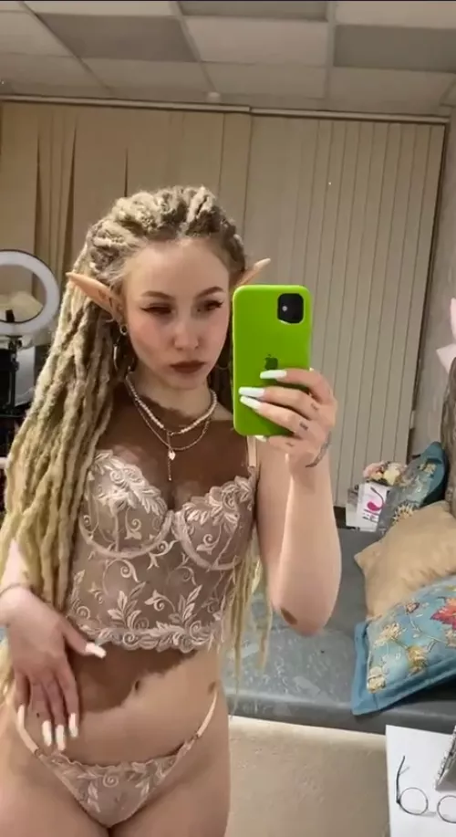 Would you like to fuck an elf? Would you like to fuck an elf?
