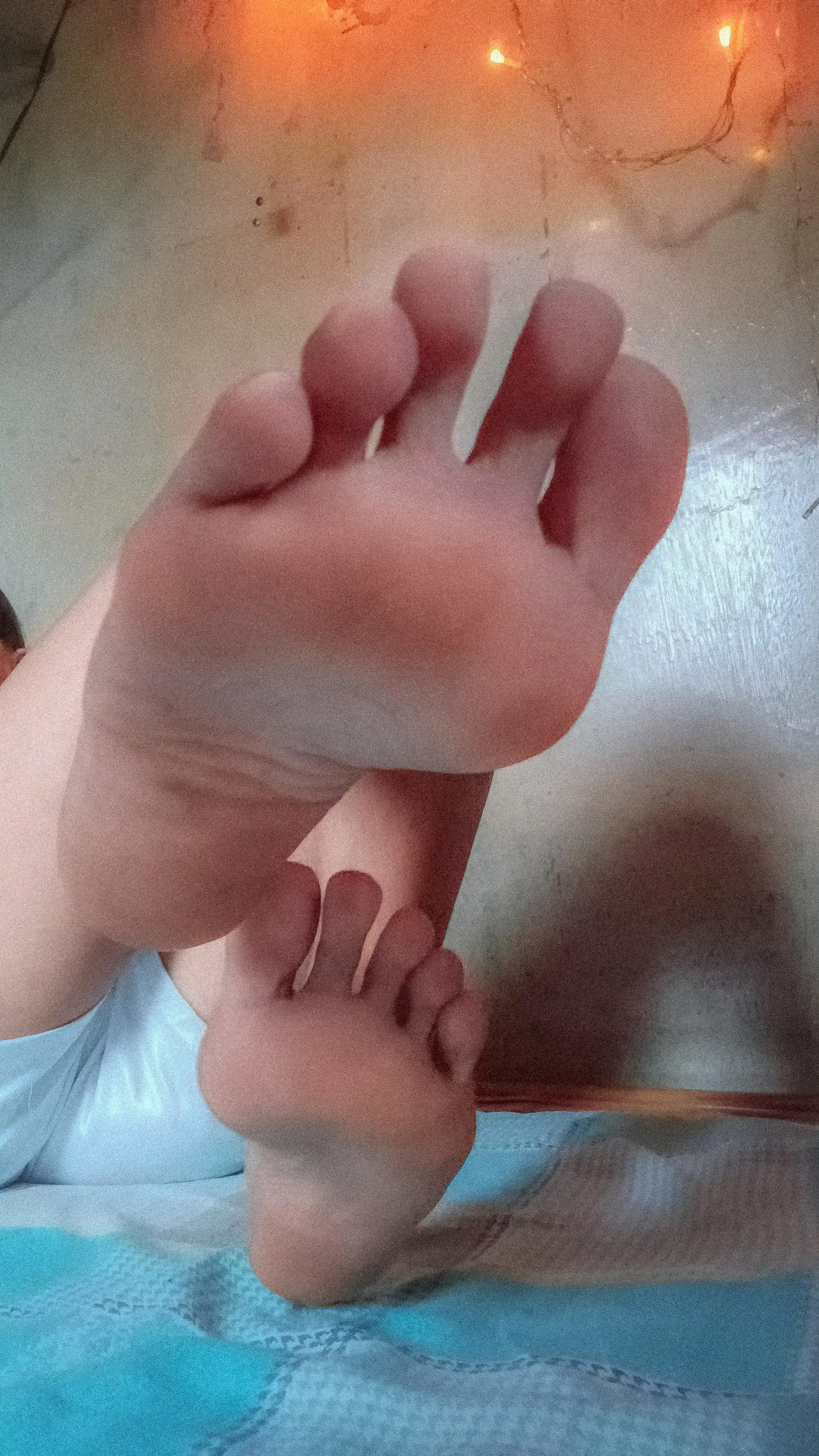 Would you like to lick these soft pink soles? I know you can't resist them. ๐คค You should check my comment down below๐๐ Would you like to lick these soft pink soles? I know you can't resist them. ๐คค You should check my comment down below๐๐