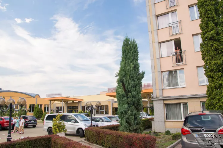 Would you like to see more of the naked Yana? b Would you like to see more of the naked Yana? b