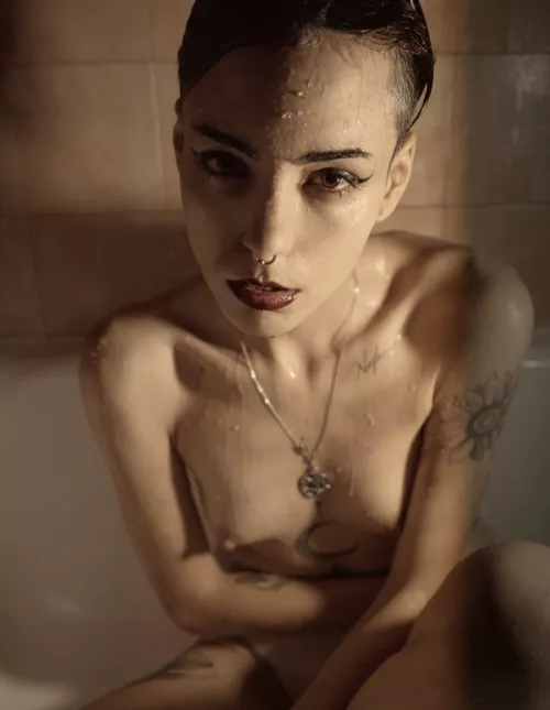 Would you like to take a bath with my small boobs? π¦