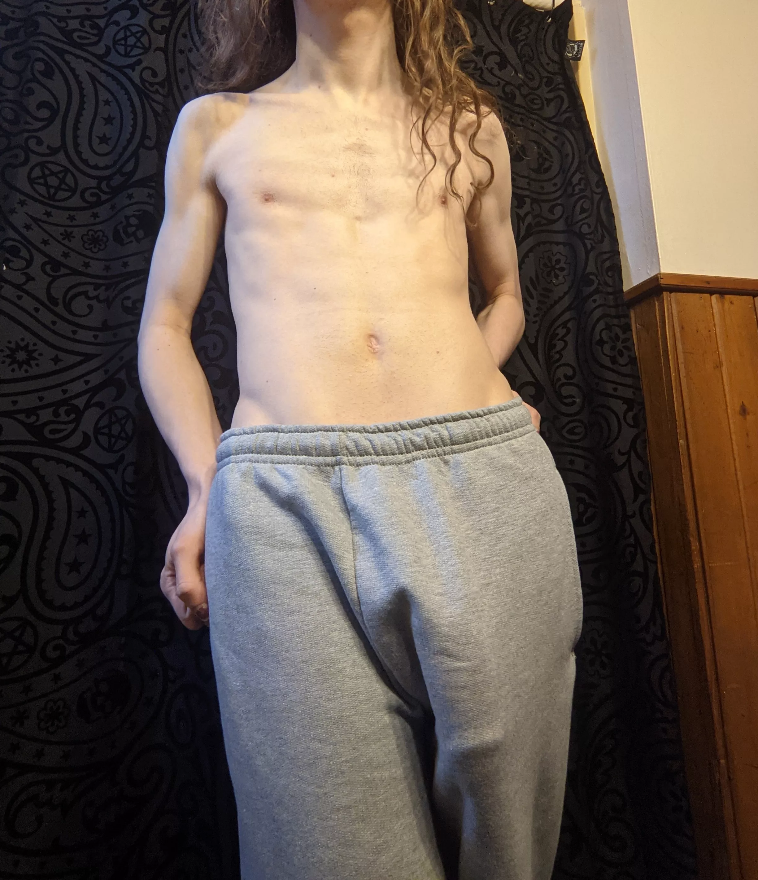 Would you mind if I just walked around the apartment like this? ;3
