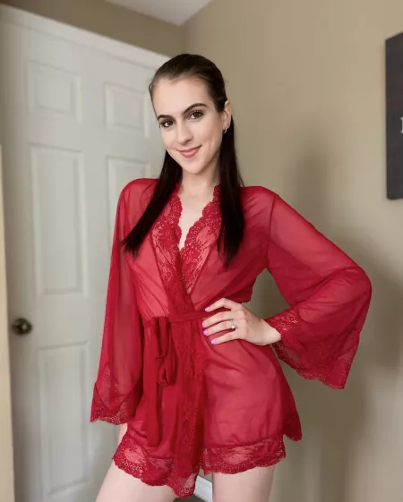 Would you play with me while my hubbyโs away?