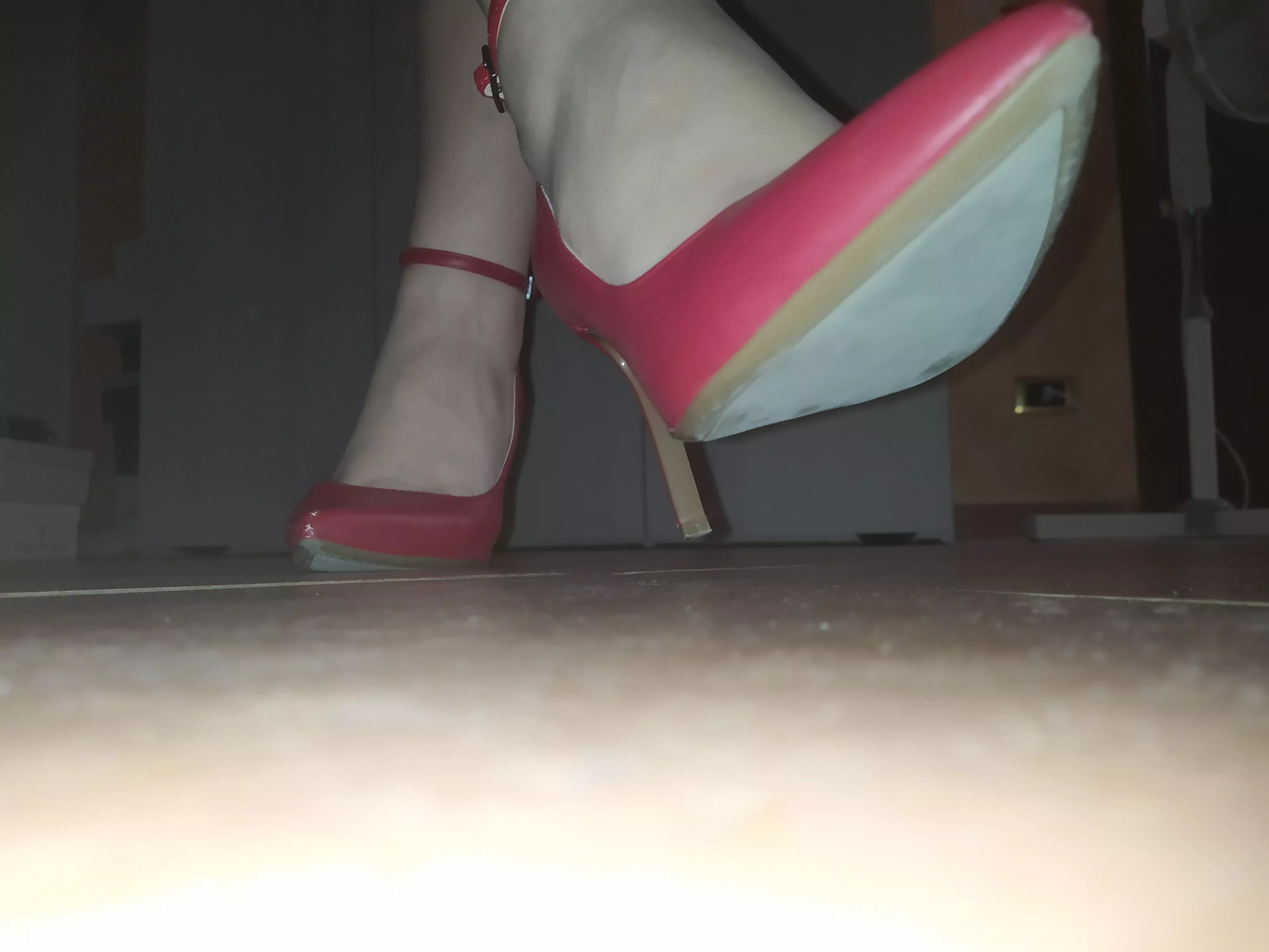 Would you play with my red heels?👅 Would you play with my red heels?👅