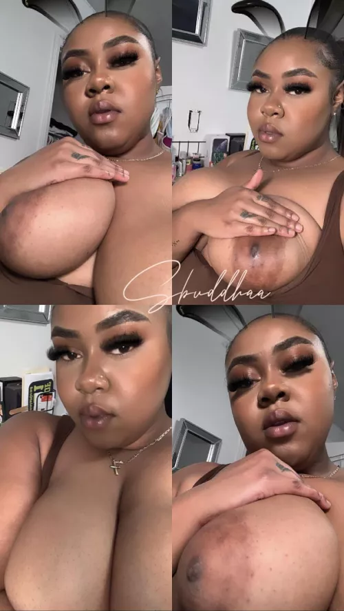 Would you play with these juicy babies ? 🤤💦