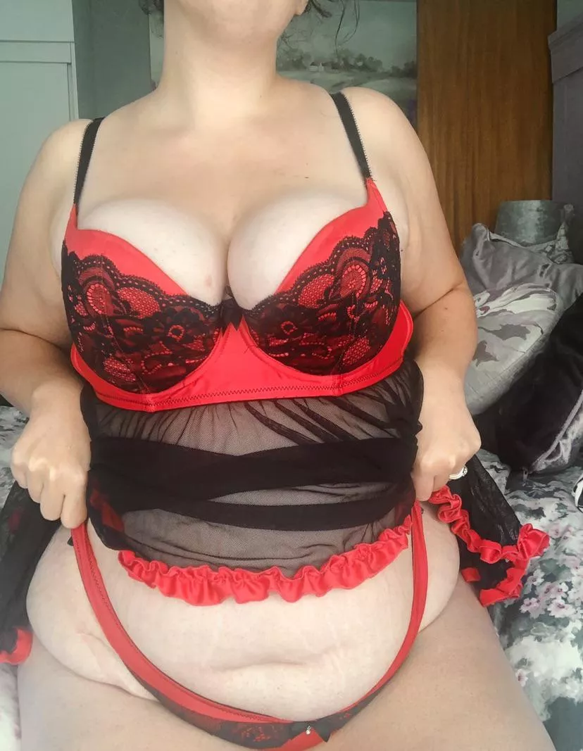 Would you pound a plus size wife like me? F 27 ♥️💦