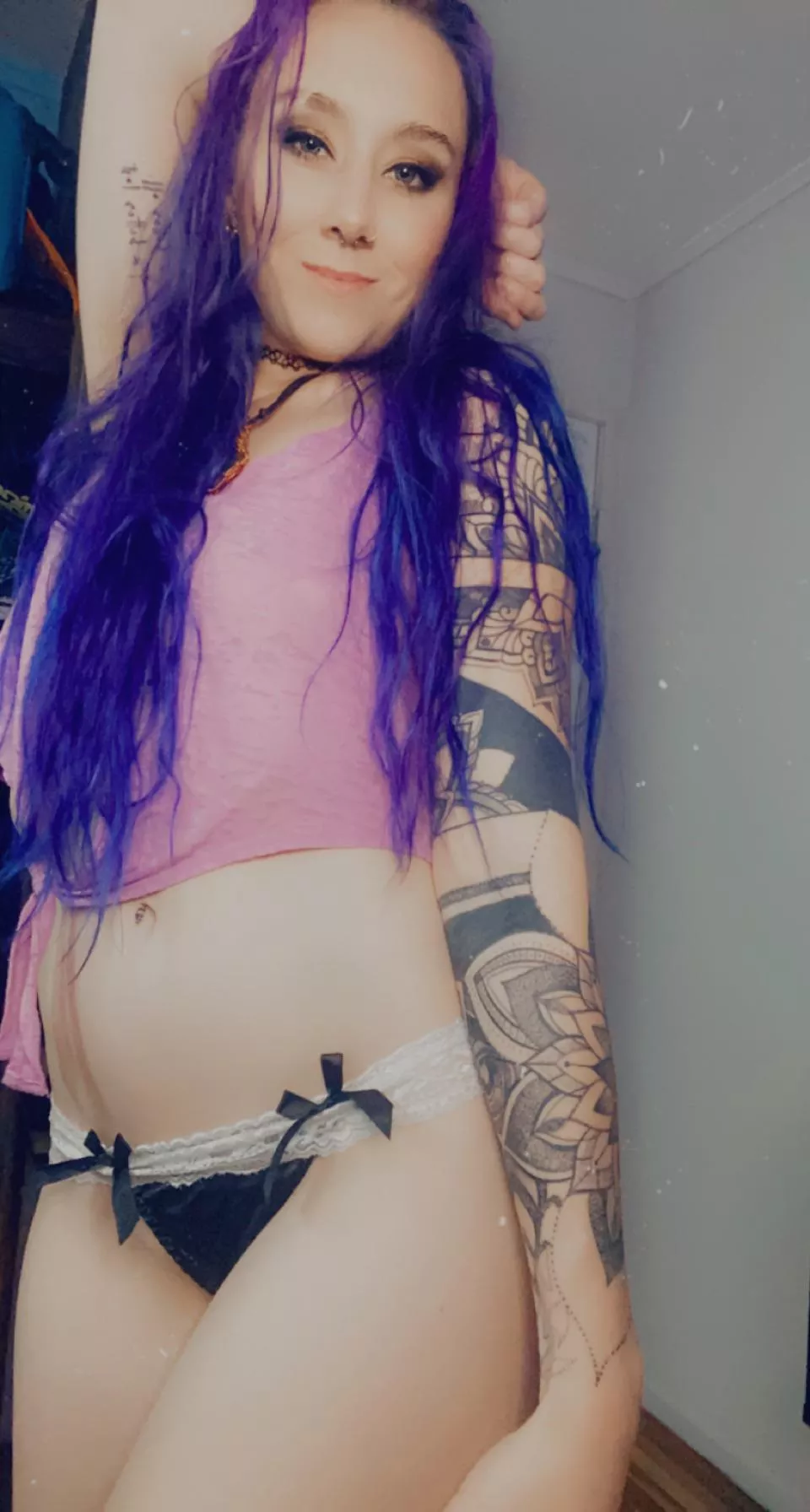 Would you pull my hair while you fuck me or just admire it? π Would you pull my hair while you fuck me or just admire it? π