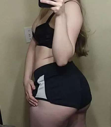 Would you rather have a nip slip or my juicy ass to flash you first? π