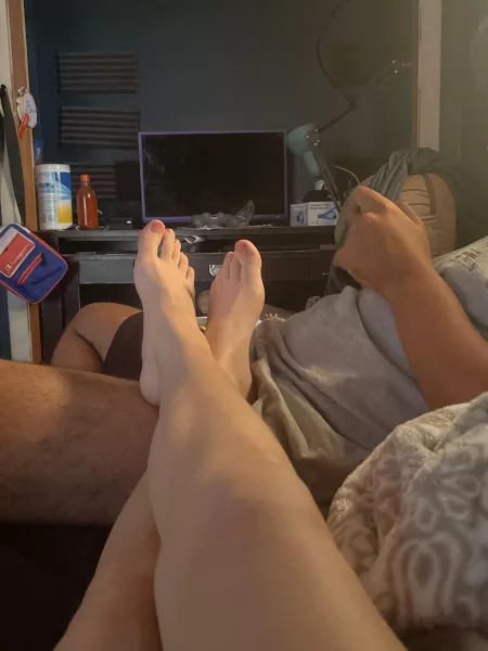 would you rather play with my feet or clash of clans? would you rather play with my feet or clash of clans?
