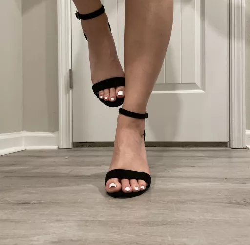 Would you rather seem them in shoes or no shoes? Would you rather seem them in shoes or no shoes?