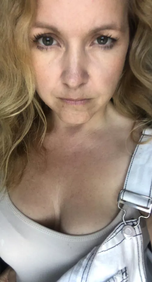 Would you spend a Sunday morning in bed with a 42 year old? Would you spend a Sunday morning in bed with a 42 year old?