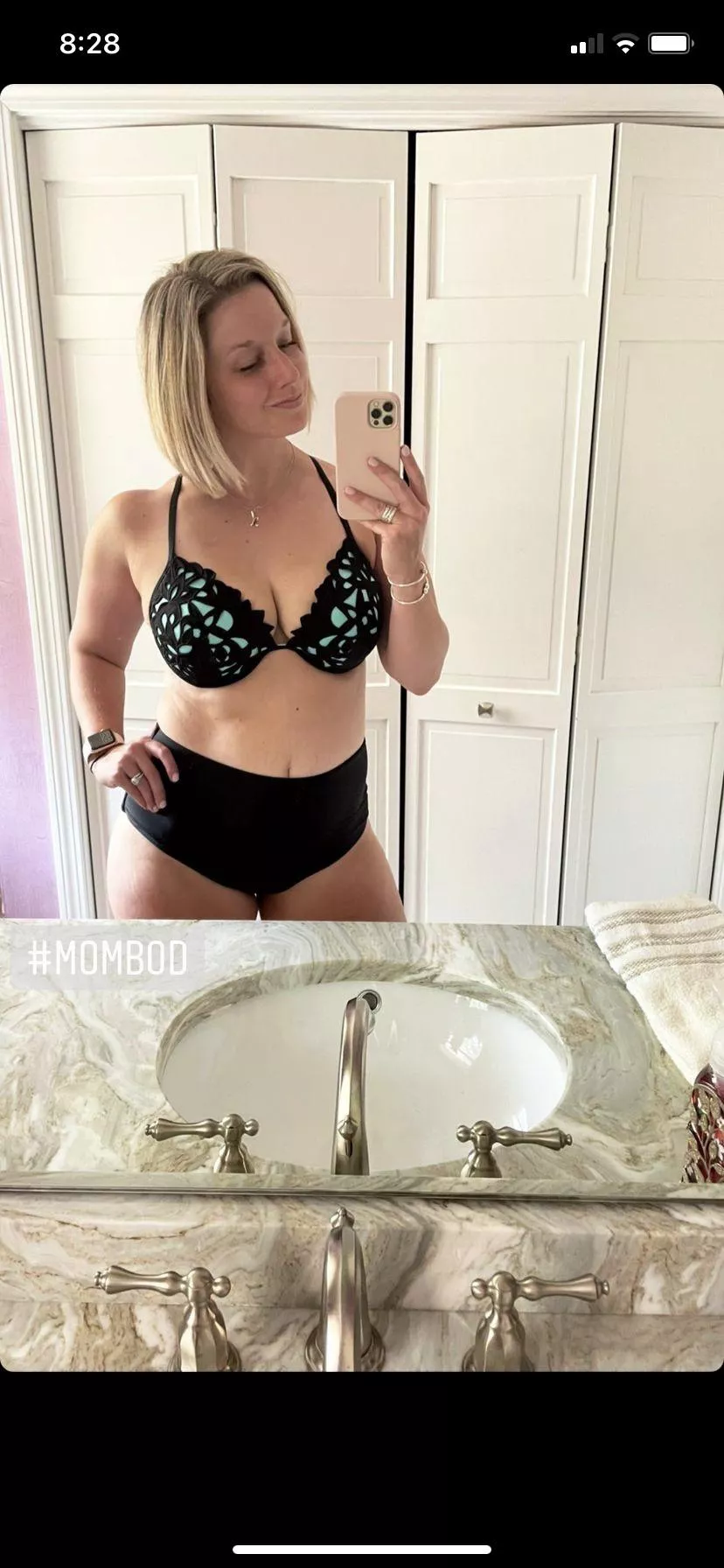 Would you still fuck this mom bod? Would you still fuck this mom bod?