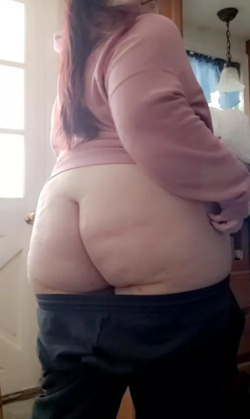Would you take me in the kitchen? 🍑 Would you take me in the kitchen? 🍑