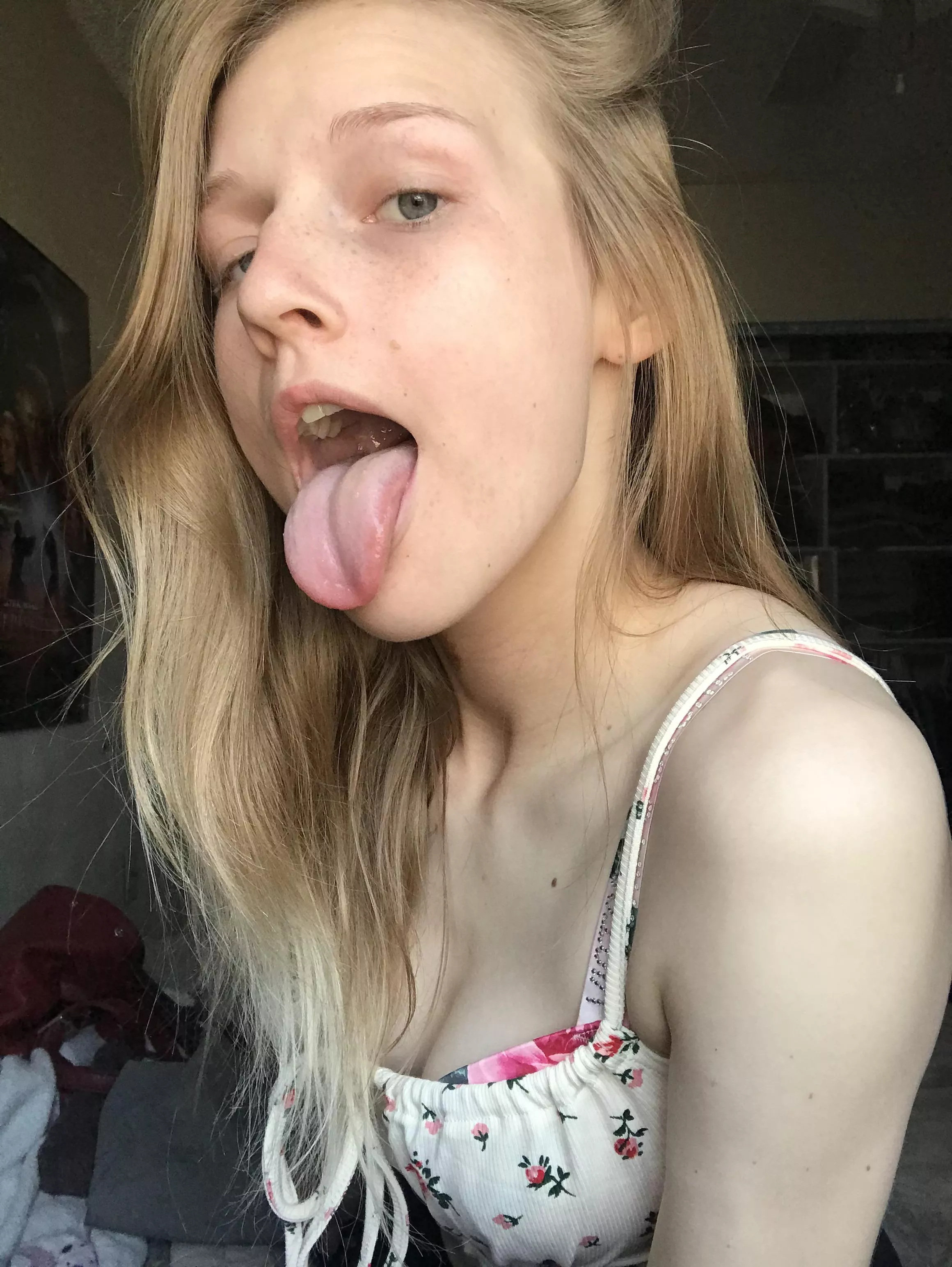 Would you take me on a date ? ?