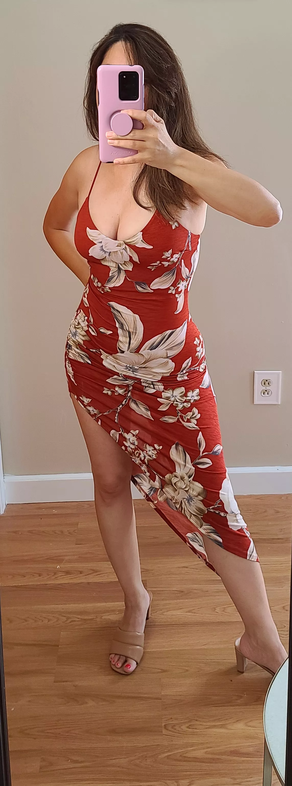 Would you take me out on a date i[f] I wore this dress?