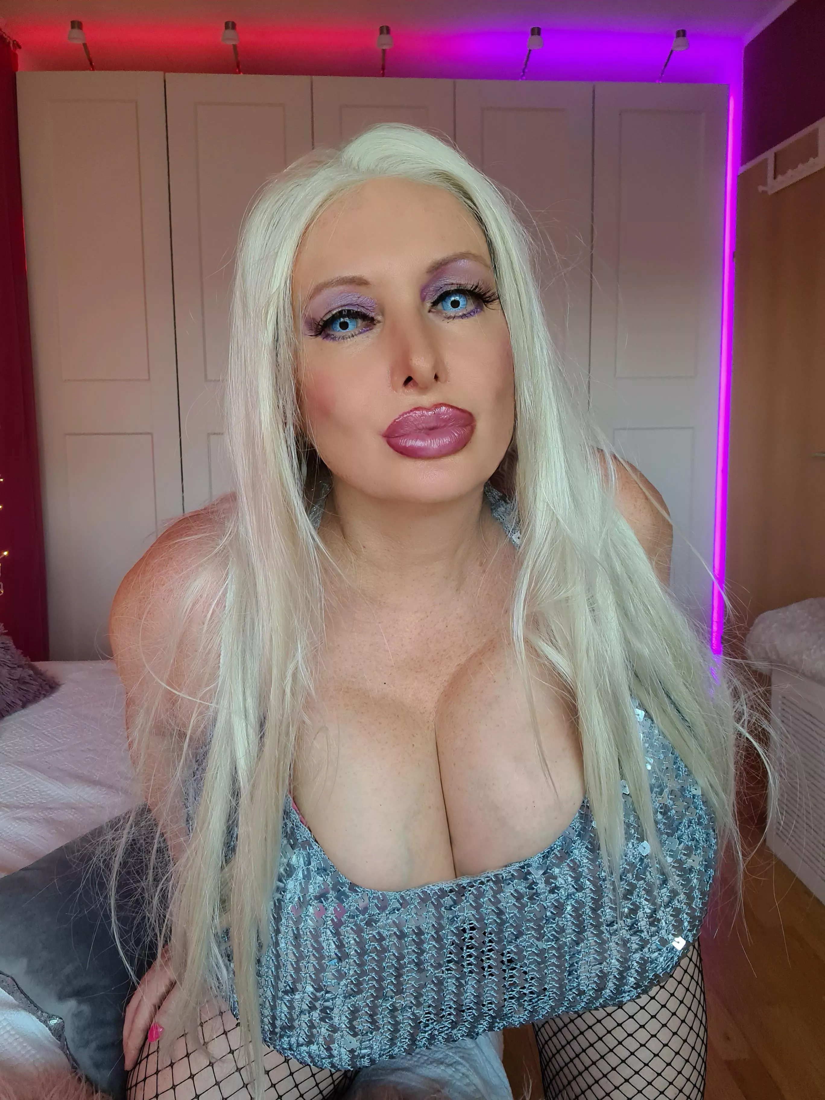 Would you take me to the club or fuck me right away? Would you take me to the club or fuck me right away?