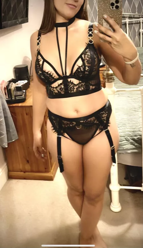 Would you tie this 41(f) y/o milf mom to the bed…. Would you tie this 41(f) y/o milf mom to the bed….
