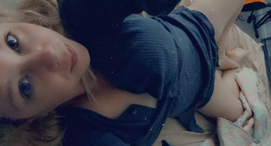 Would you want to wake up next to me… ? Tell me why it’s a yay or nay. 🔥 👀