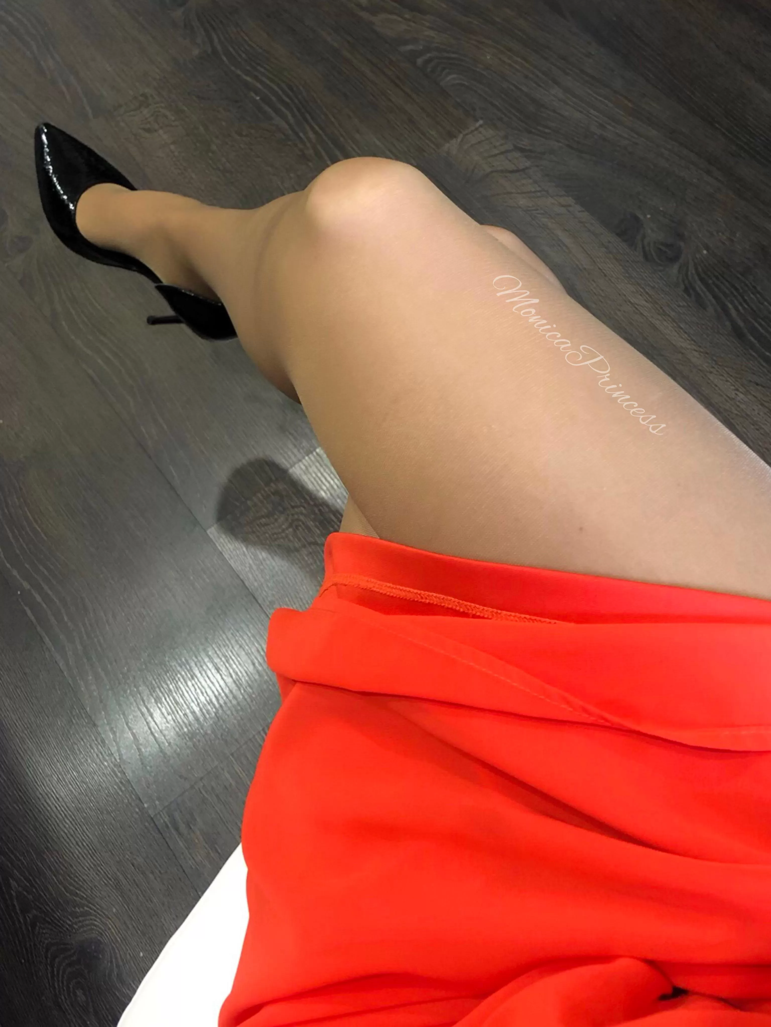 Would you worship my legs in tan pantyhose? Would you worship my legs in tan pantyhose?