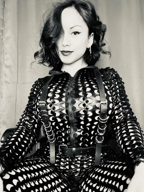 Wouldn’t it be nice if you had a neighbor like me?😈😘