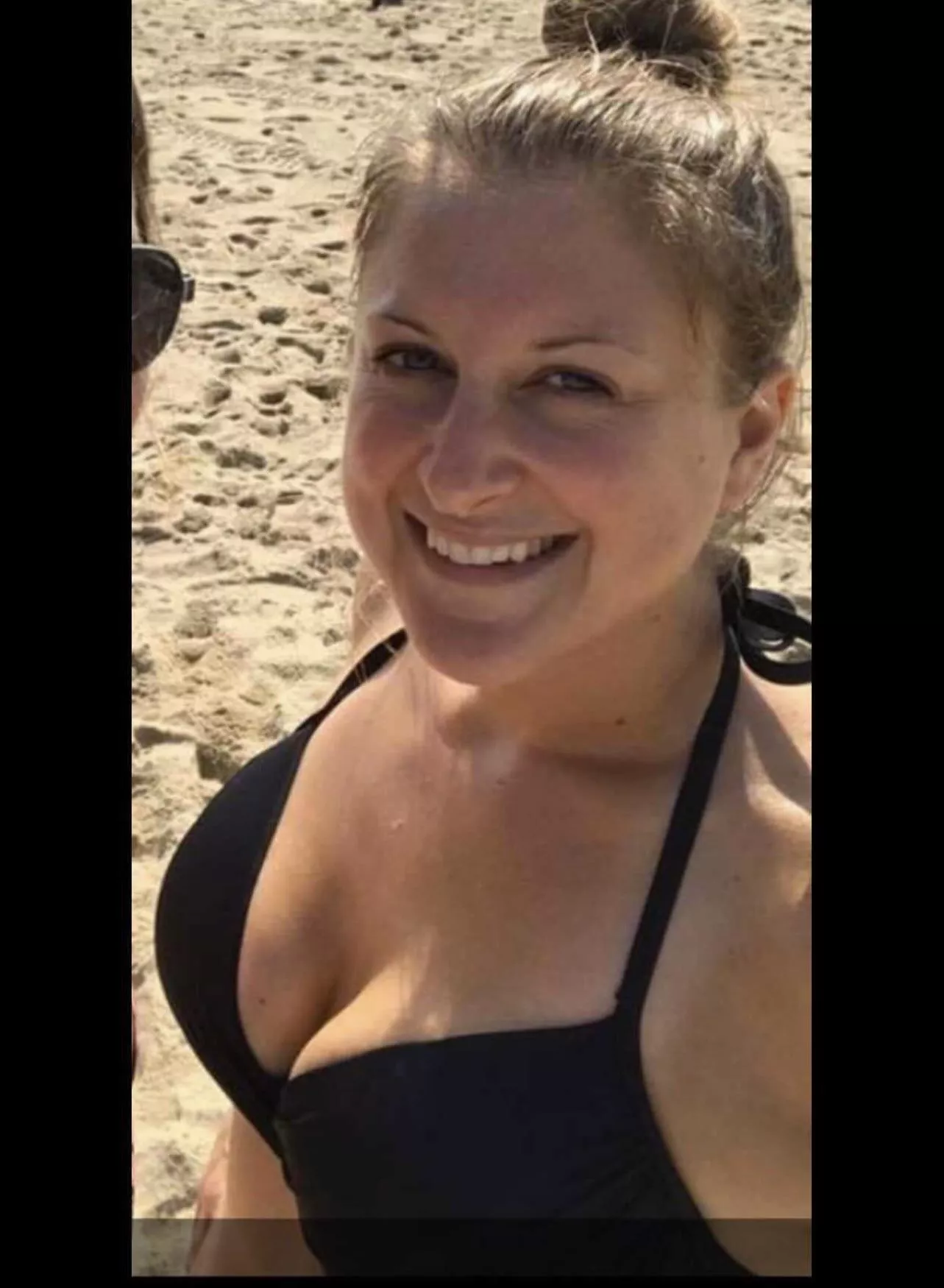 Wouldn’t you love to see what’s hiding under that top?