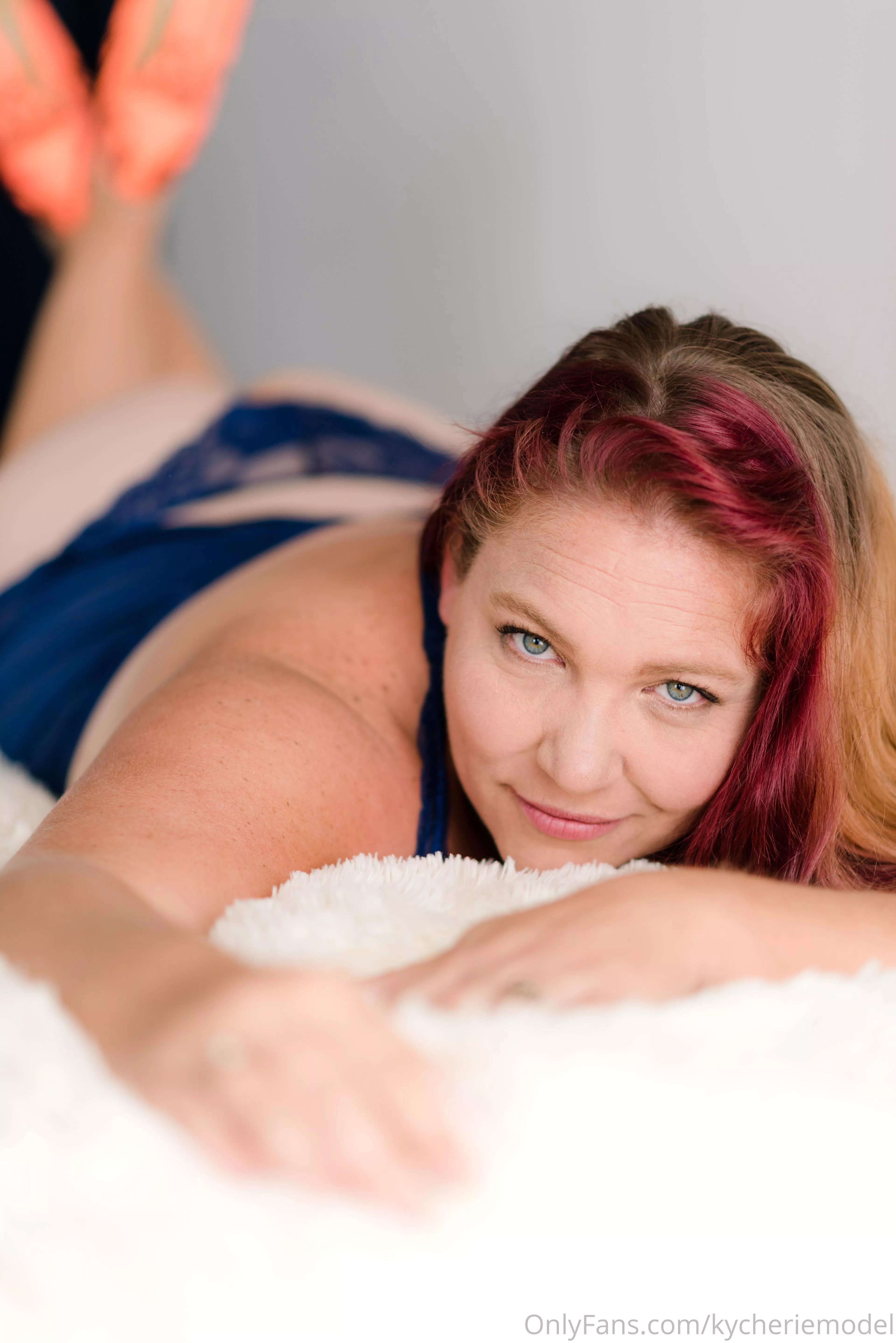 Wouldn’t you love to stare into my eyes? Wouldn’t you love to stare into my eyes?